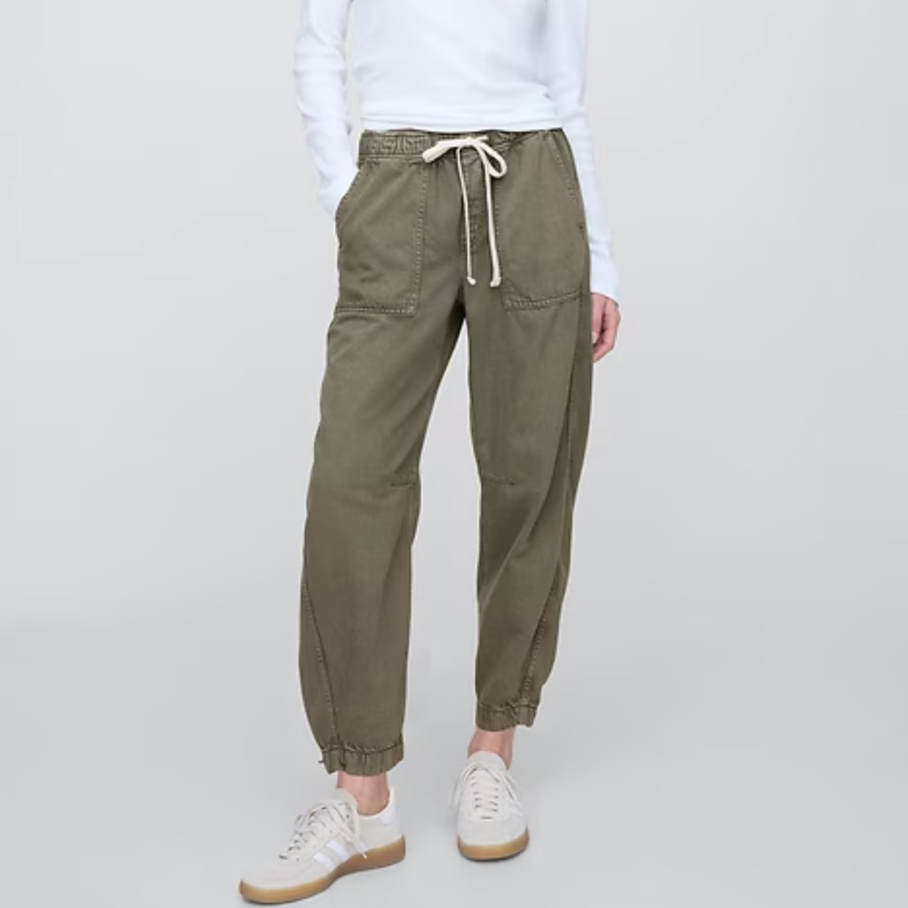 GAP Mid-Rise Soft Barrel Jeans